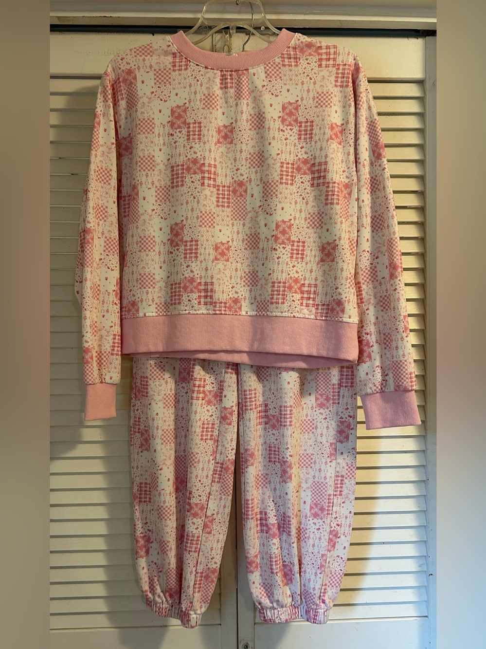 Pink Patchwork-Print Jogger Set - Cozy Track Pants & Top